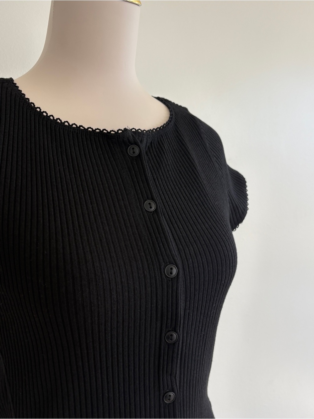 Free People Intimately Most Wanted Cardi Black Ribbed Button Front Top - Picture 2 of 5